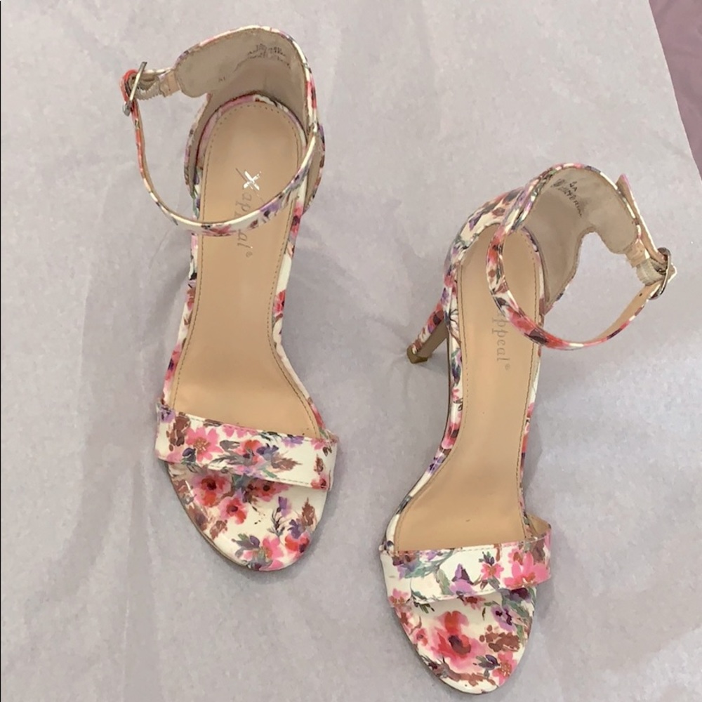 Xappeal Angelina Size 6 floral